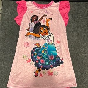 Encanto Girls nightgown size 6